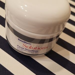 Facial Resurfacer by SeneGence